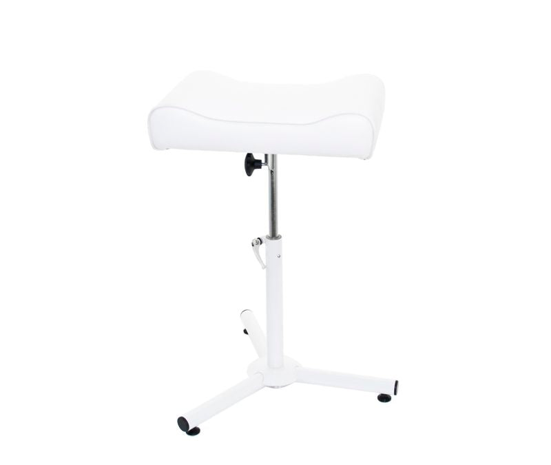 Wide footrest for pedicure